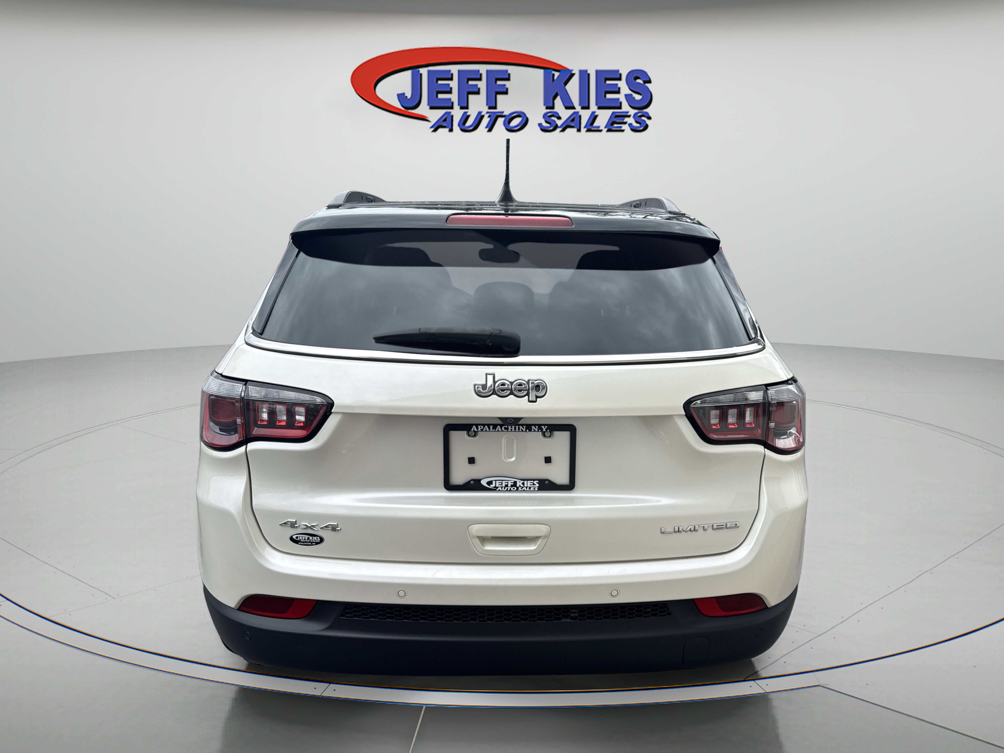 Used 2018 Jeep Compass Limited w/ Navigation Group image 6