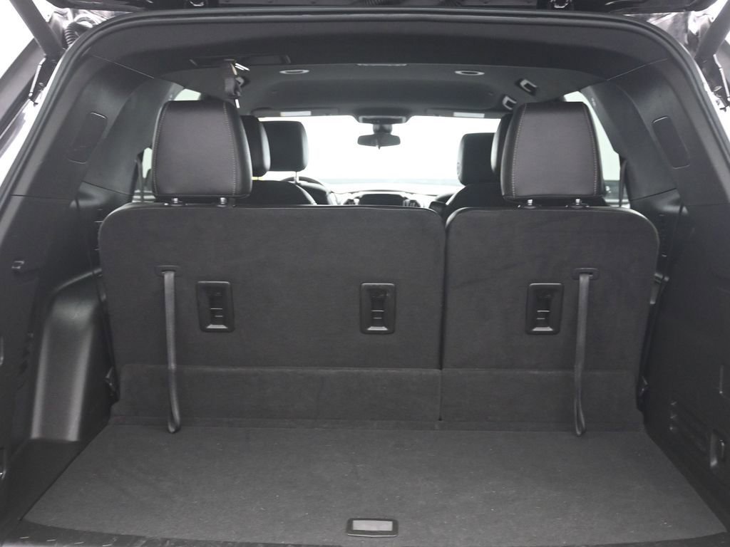 Used 2023 Chevrolet Traverse LT image 16