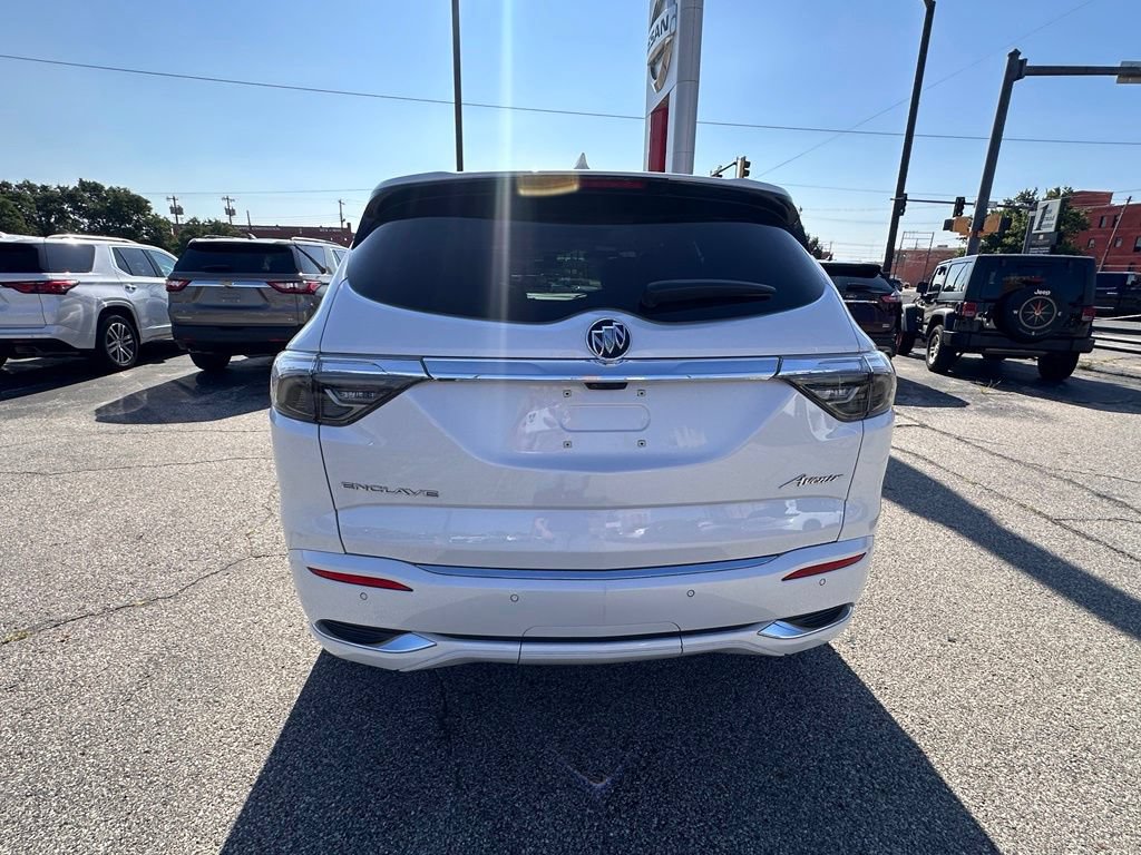 Used 2023 Buick Enclave Avenir w/ Avenir Technology Package FWD image 5