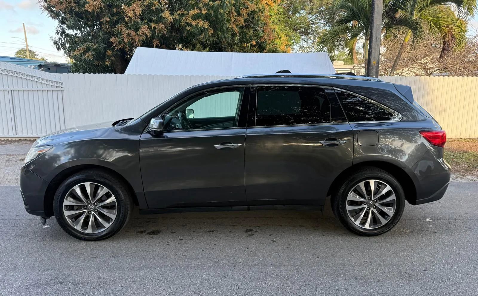 Used 2016 Acura MDX SH-AWD w/ Technology Package image 3
