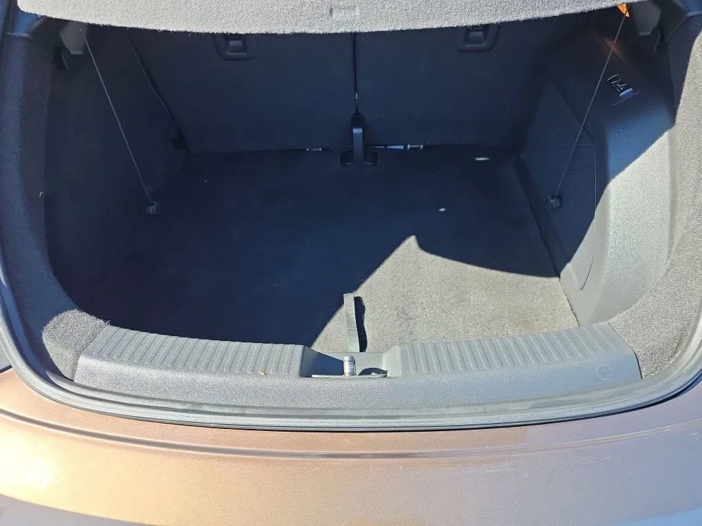 Used 2013 Volkswagen Beetle 2.5 image 12