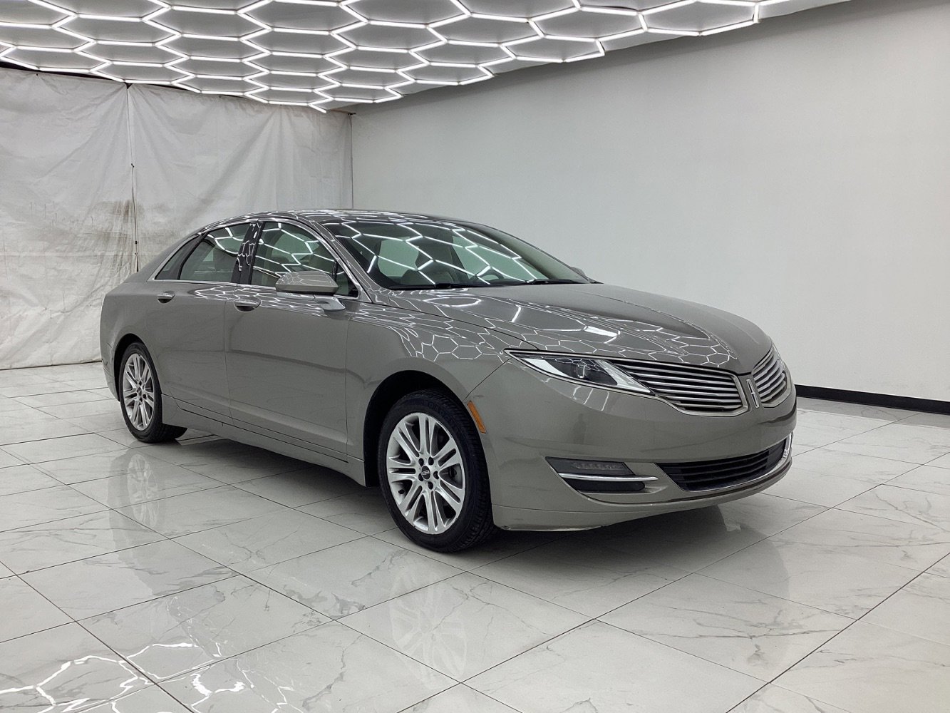 Used 2016 Lincoln MKZ Hybrid image 7