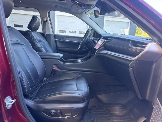 Used 2022 Jeep Grand Cherokee L Limited image 16