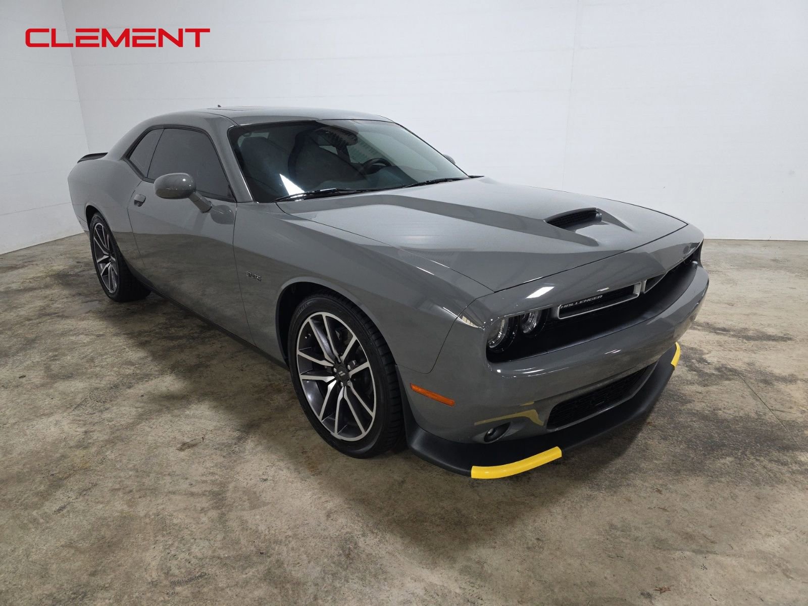 Used 2023 Dodge Challenger R/T w/ Plus Package image 3