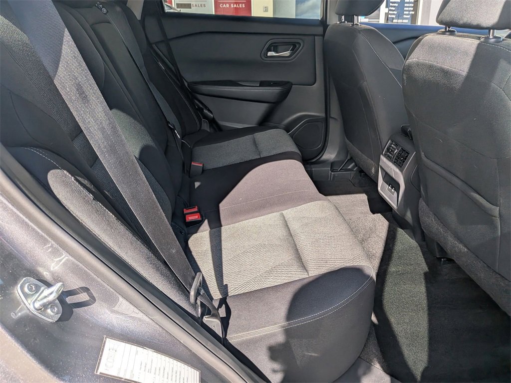 Used 2024 Nissan Rogue SV image 31