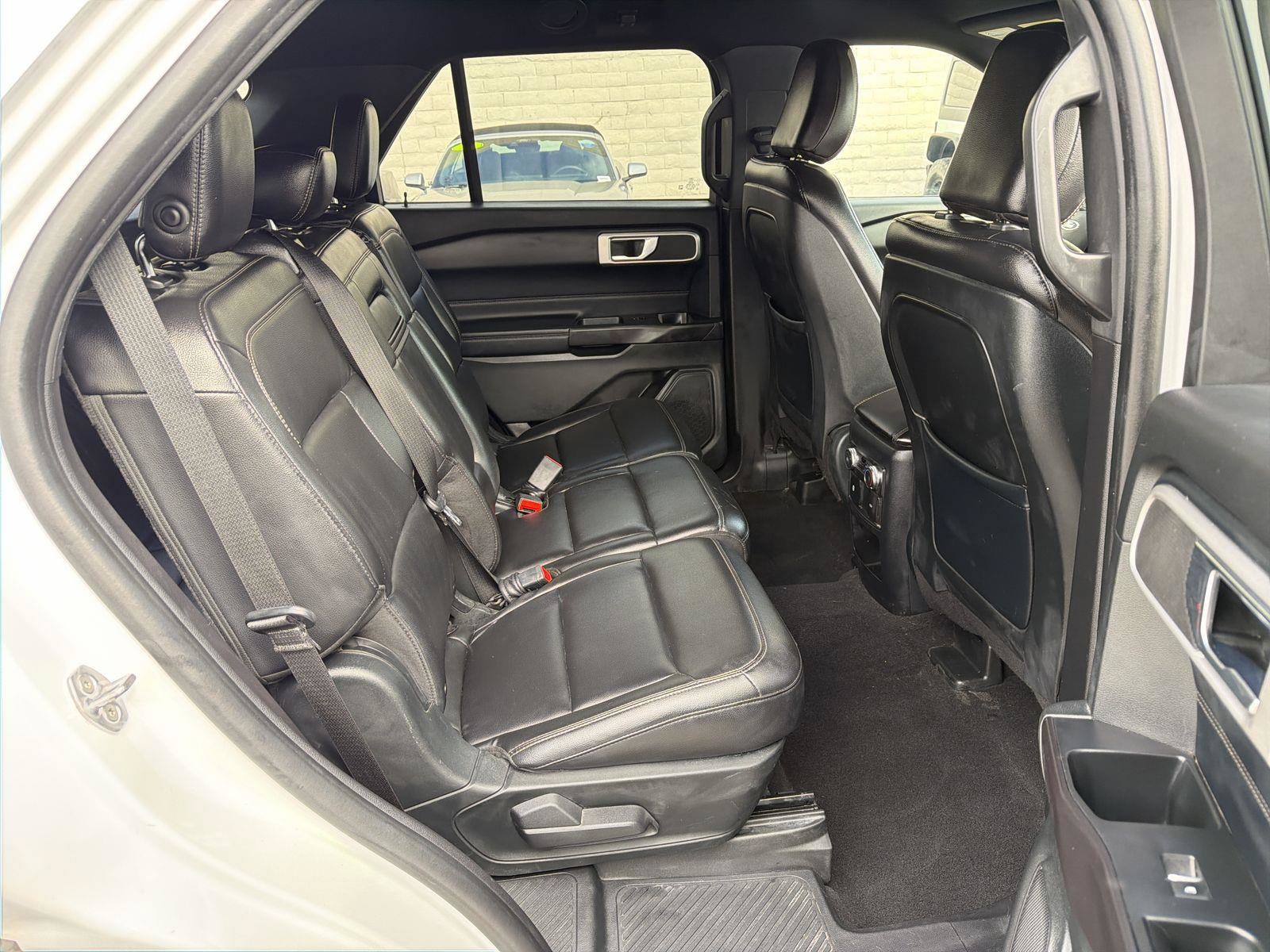 Used 2020 Ford Explorer XLT w/ Equipment Group 202A RWD image 25
