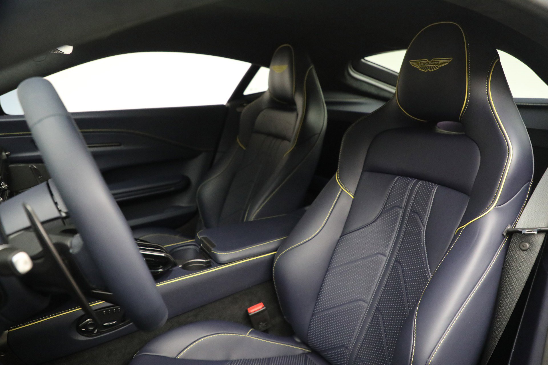 New 2026 Aston Martin V8 Vantage Coupe image 15