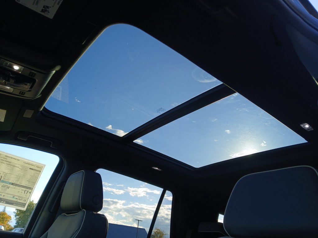 New 2027 Chevrolet Tahoe Premier w/ Sun And Tow Package AWD/4WD image 22