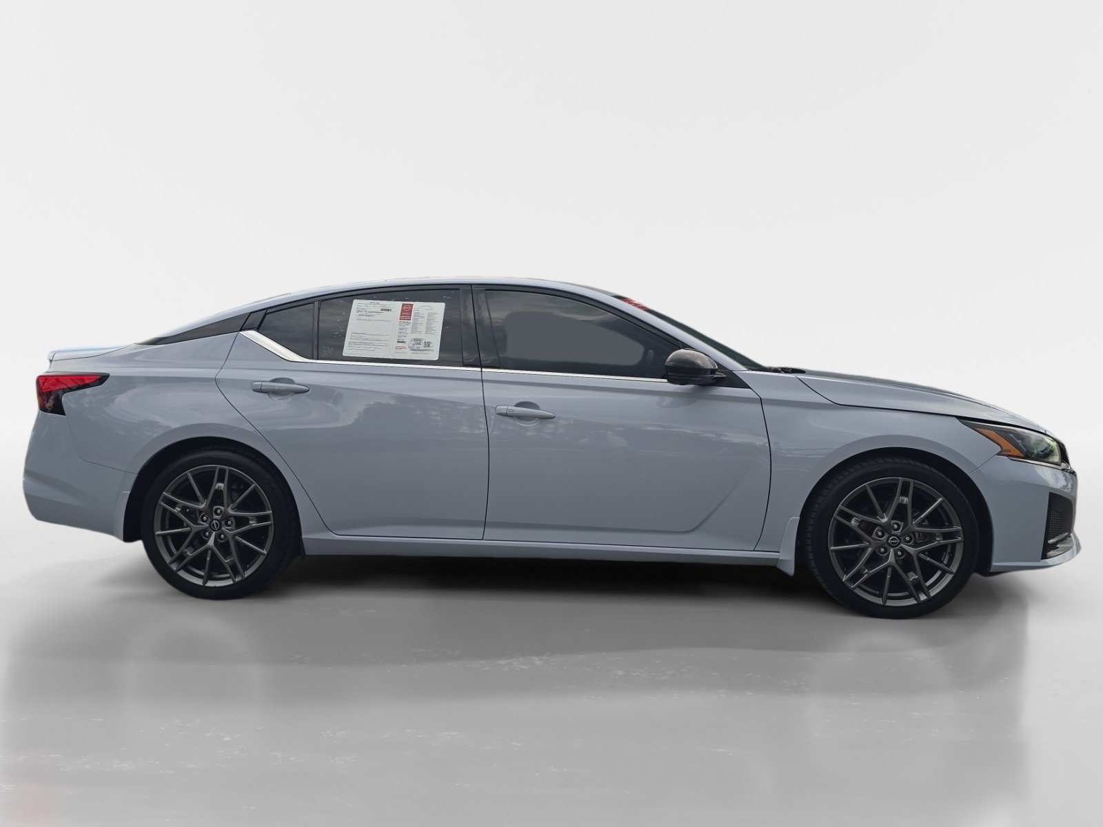 Used 2024 Nissan Altima 2.0 SR FWD image 7