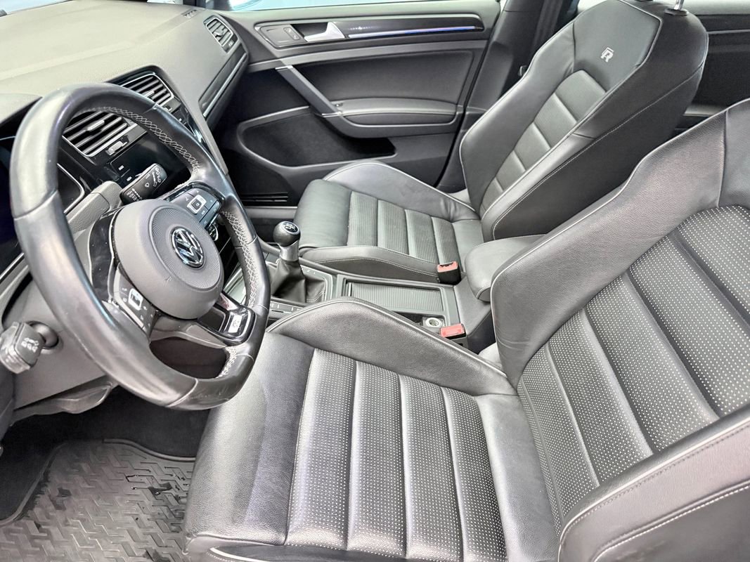 Used 2019 Volkswagen Golf R 4-Door AWD/4WD image 10