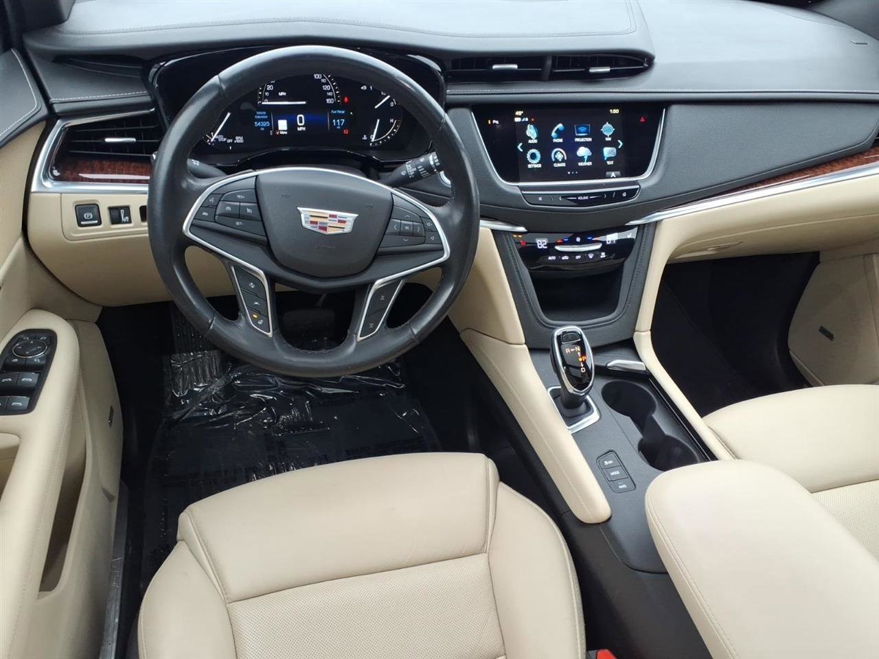 Used 2018 Cadillac XT5 Luxury w/ Driver Awareness Package image 10