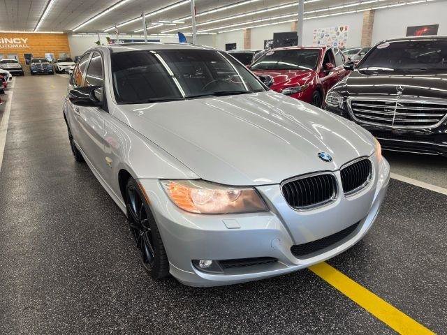 Used 2010 BMW 328i xDrive Sedan AWD/4WD image 3