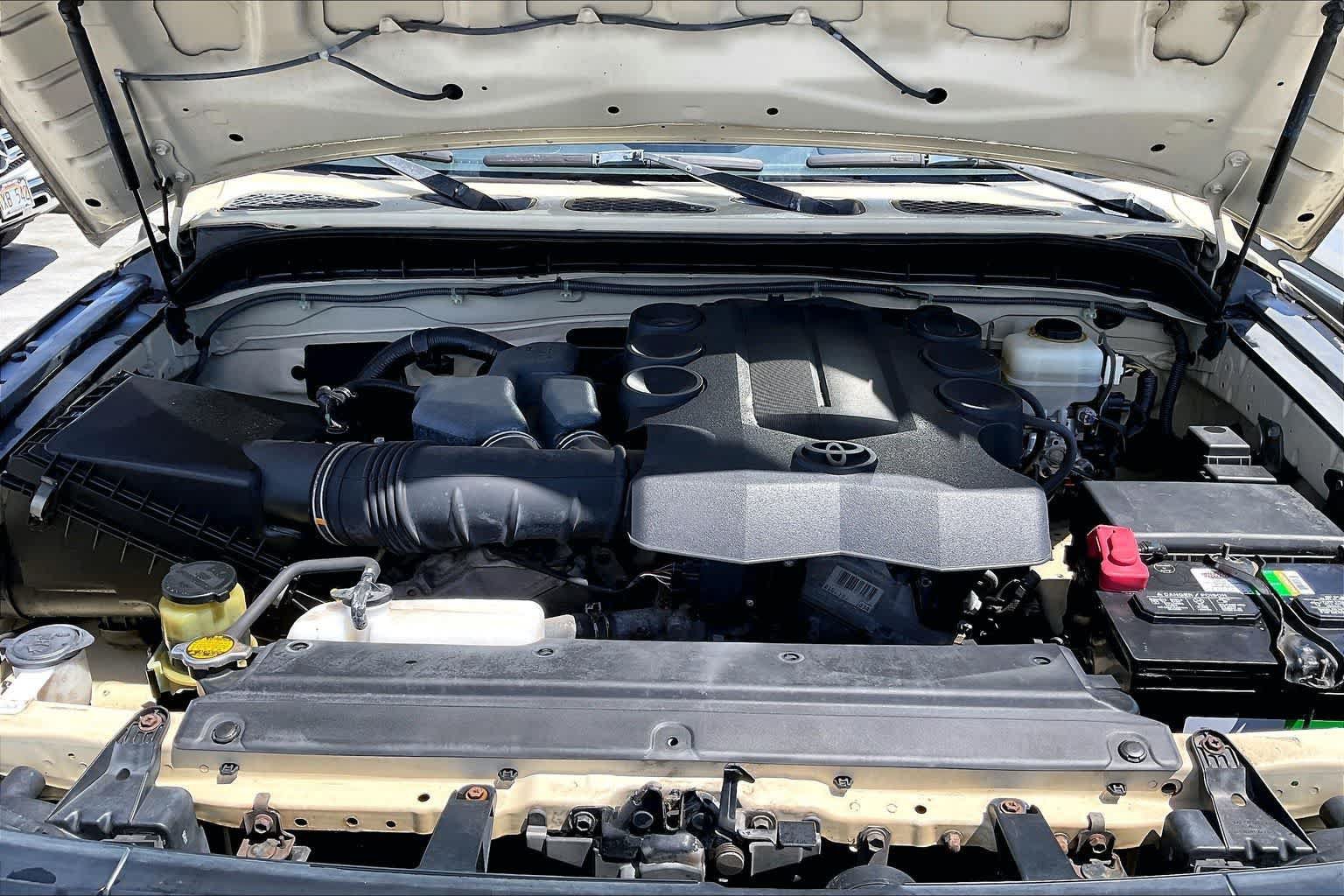 Used 2010 Toyota FJ Cruiser 4WD image 9