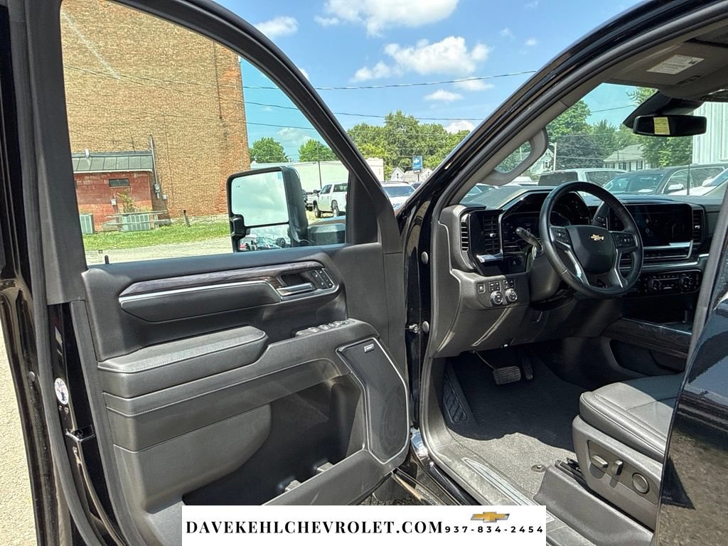 Used 2024 Chevrolet Silverado 3500 LTZ w/ LTZ Plus Package AWD/4WD image 9