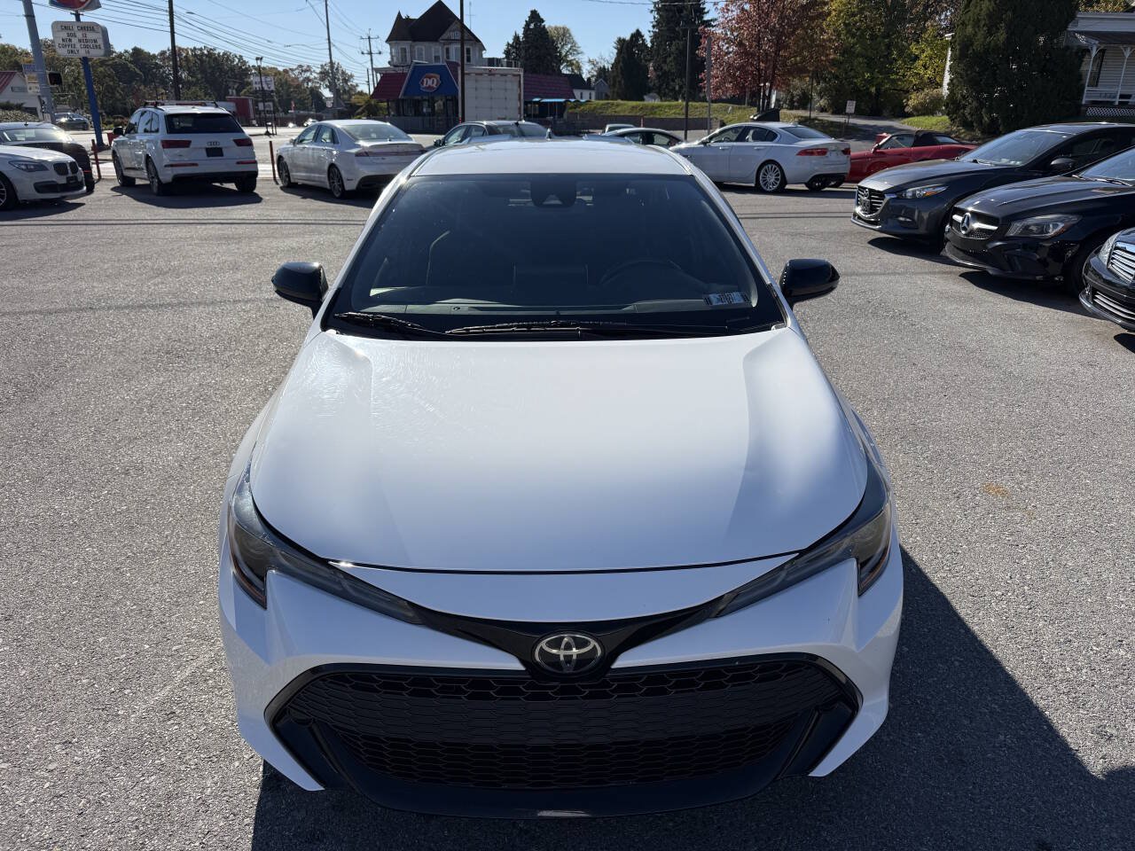 Used 2021 Toyota Corolla SE FWD image 2