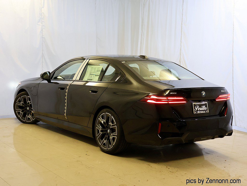 Used 2027 BMW 550e xDrive w/ Premium Package AWD/4WD image 9