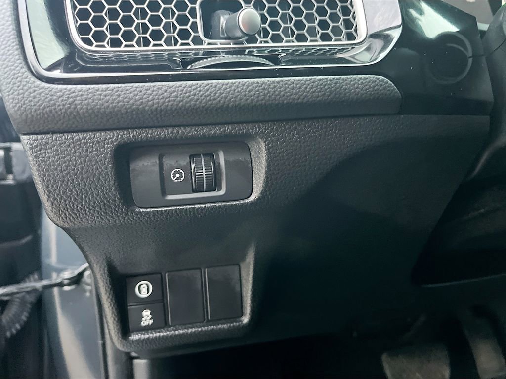 Used 2022 Honda Civic EX-L image 10