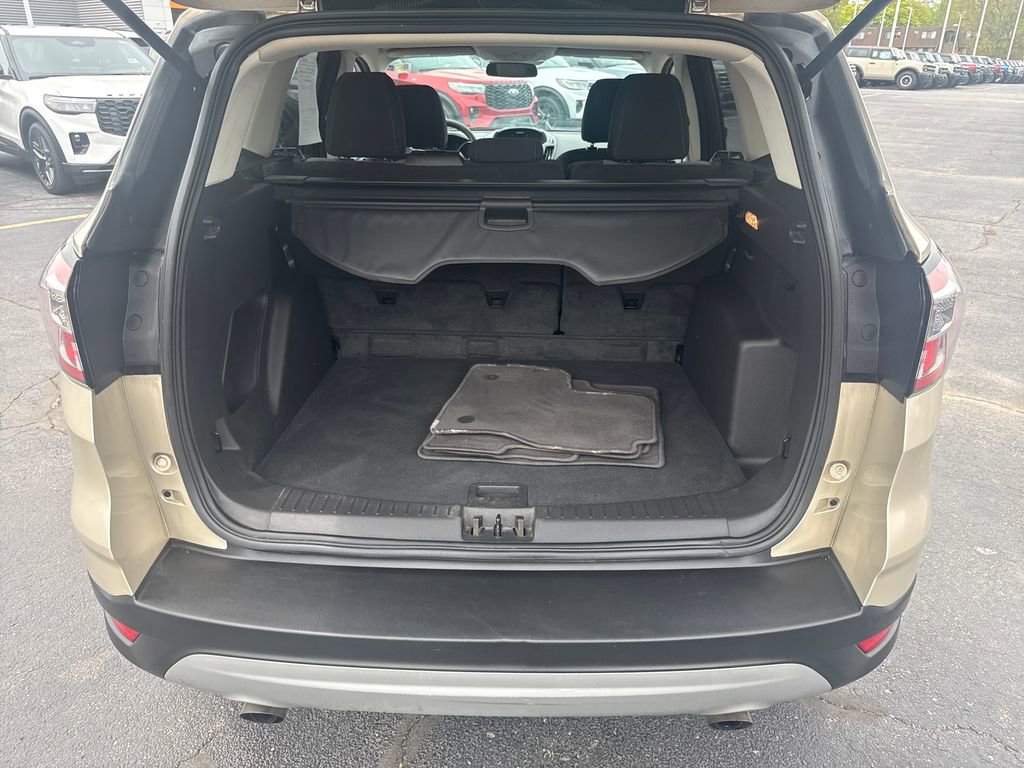 Used 2017 Ford Escape SE FWD image 12