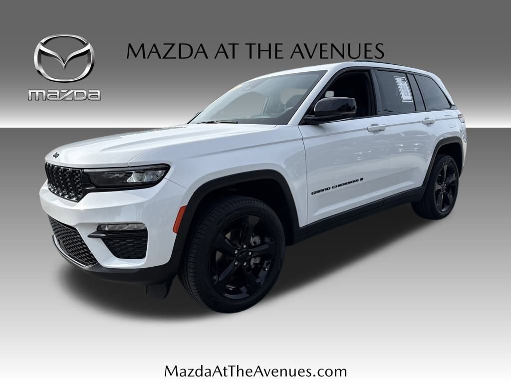 Used 2024 Jeep Grand Cherokee Limited w/ Black Appearance Package