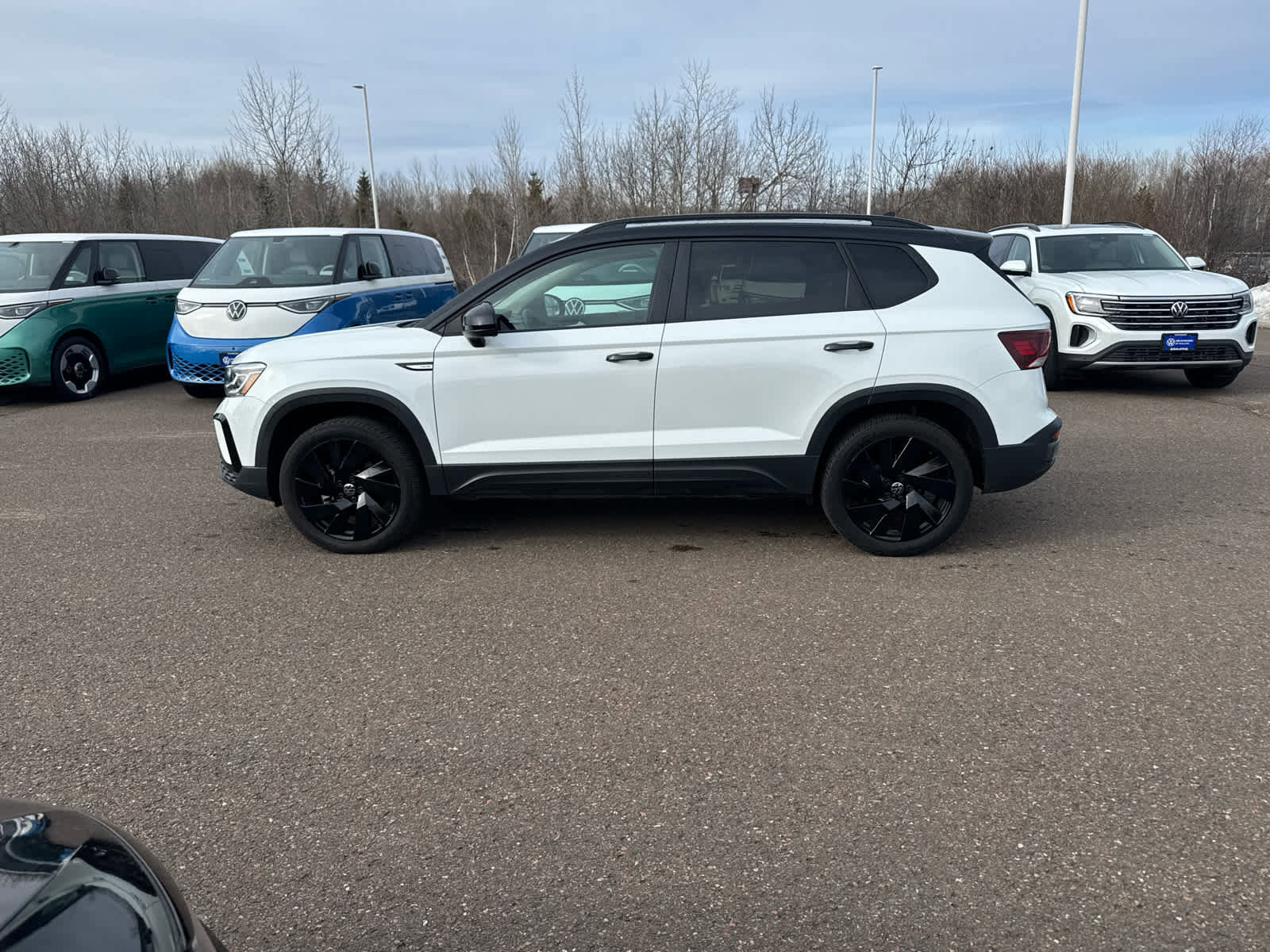 Certified 2024 Volkswagen Taos SE image 49