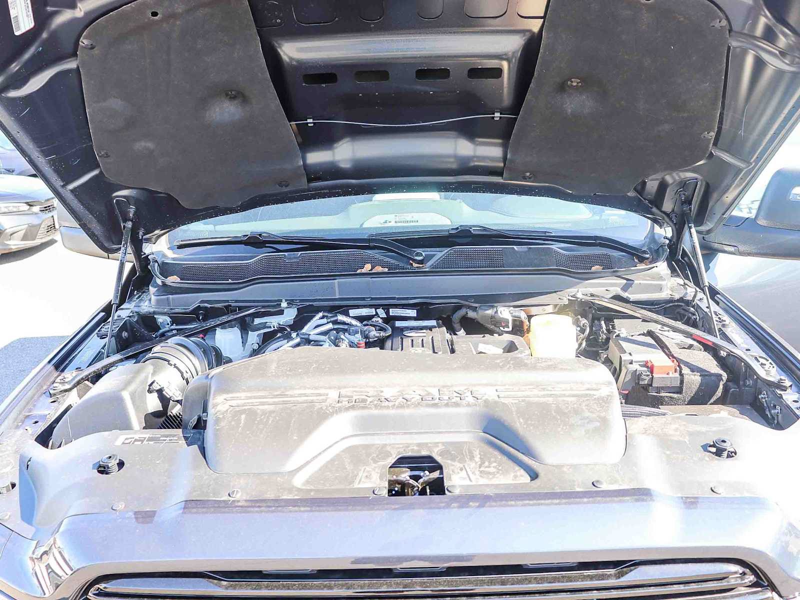 New 2026 RAM 3500 Laramie AWD/4WD image 27