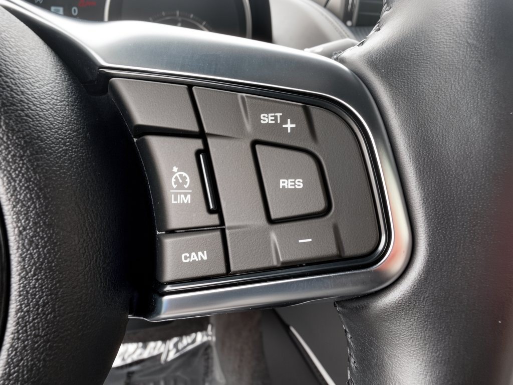 Used 2020 Jaguar F-TYPE Coupe RWD image 18