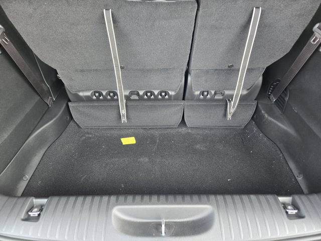 New 2026 Chrysler Pacifica Limited w/ Uconnect Theater Family Group FWD image 25