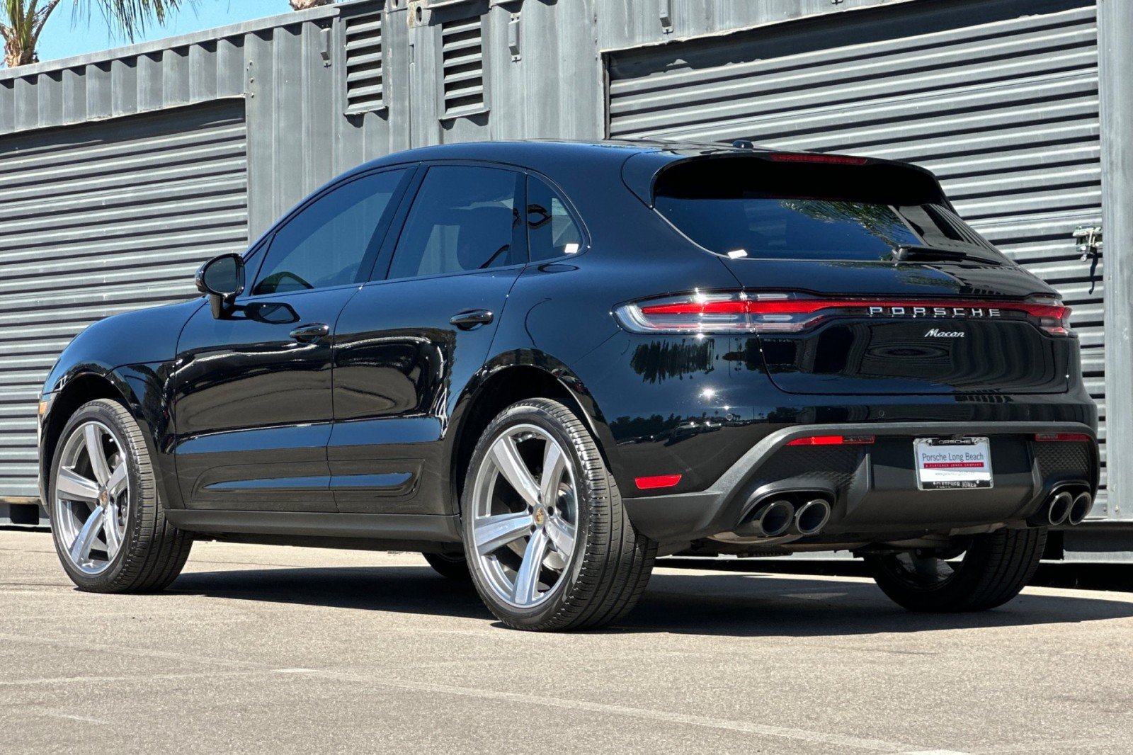 Certified 2024 Porsche Macan AWD/4WD image 3