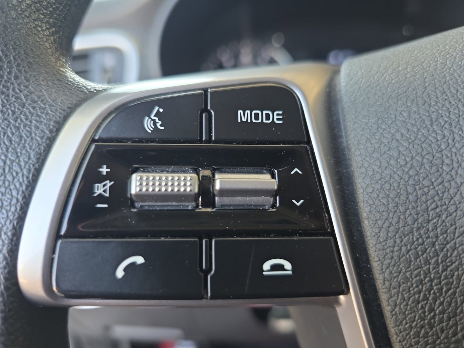 Used 2020 Kia Sorento L FWD image 24