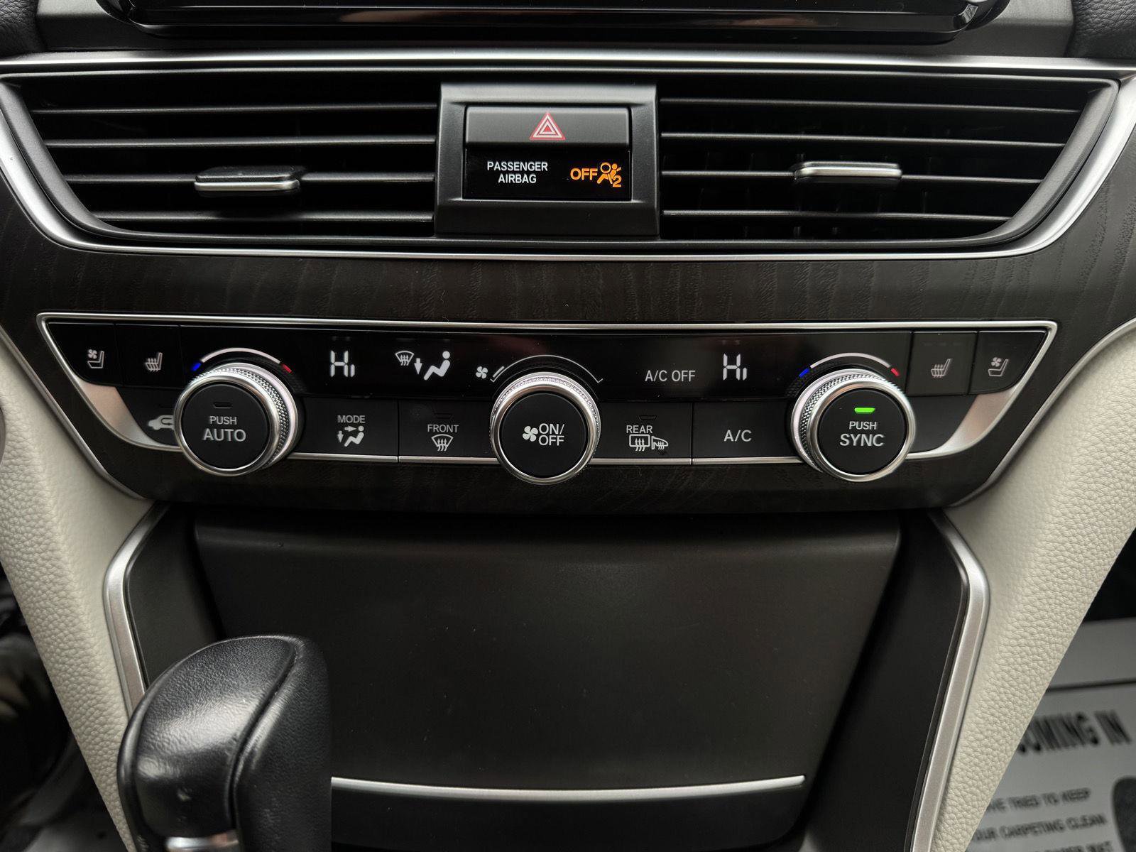 Used 2018 Honda Accord Touring image 25