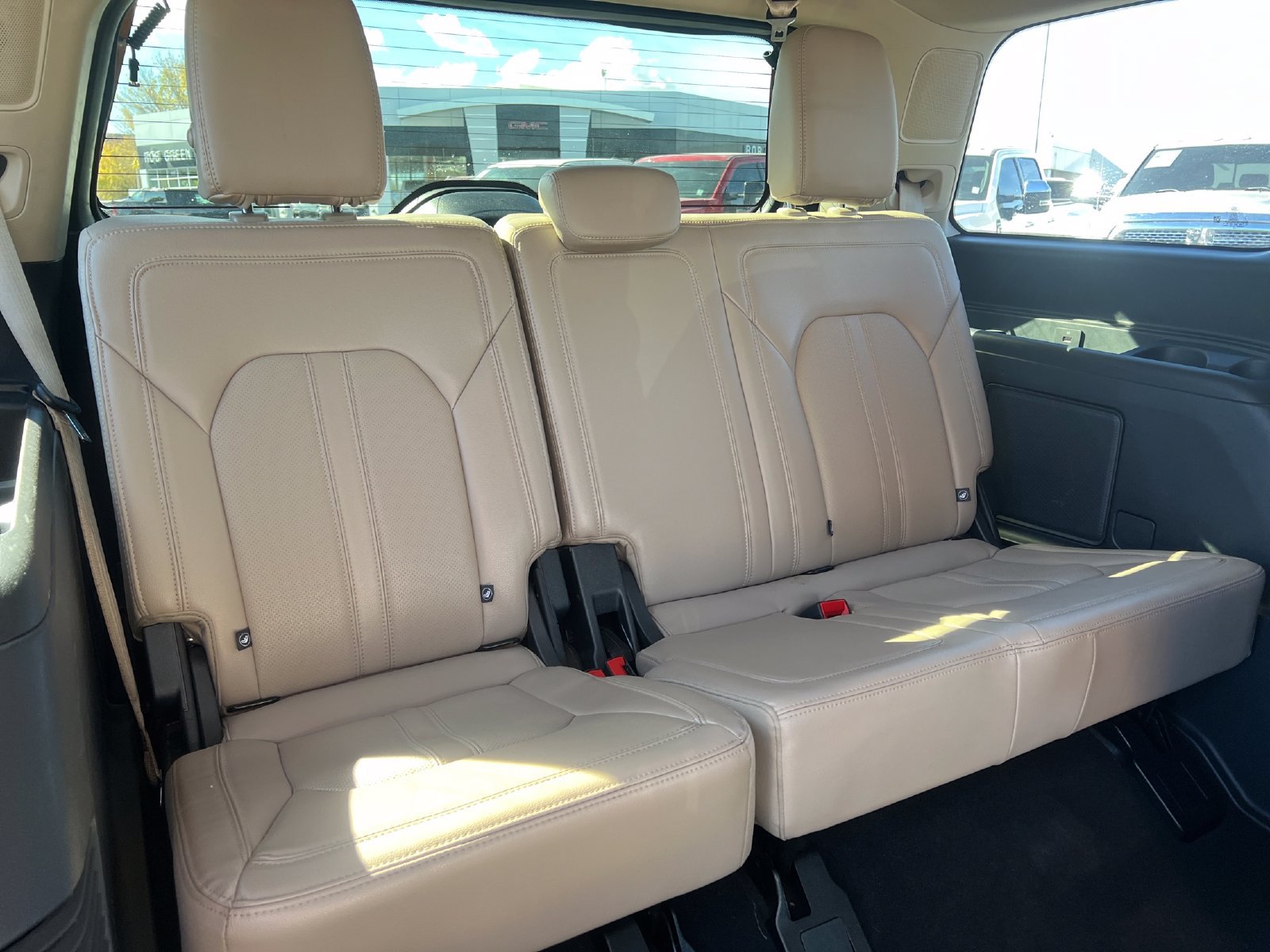 Used 2024 Ford Expedition Limited AWD/4WD image 34