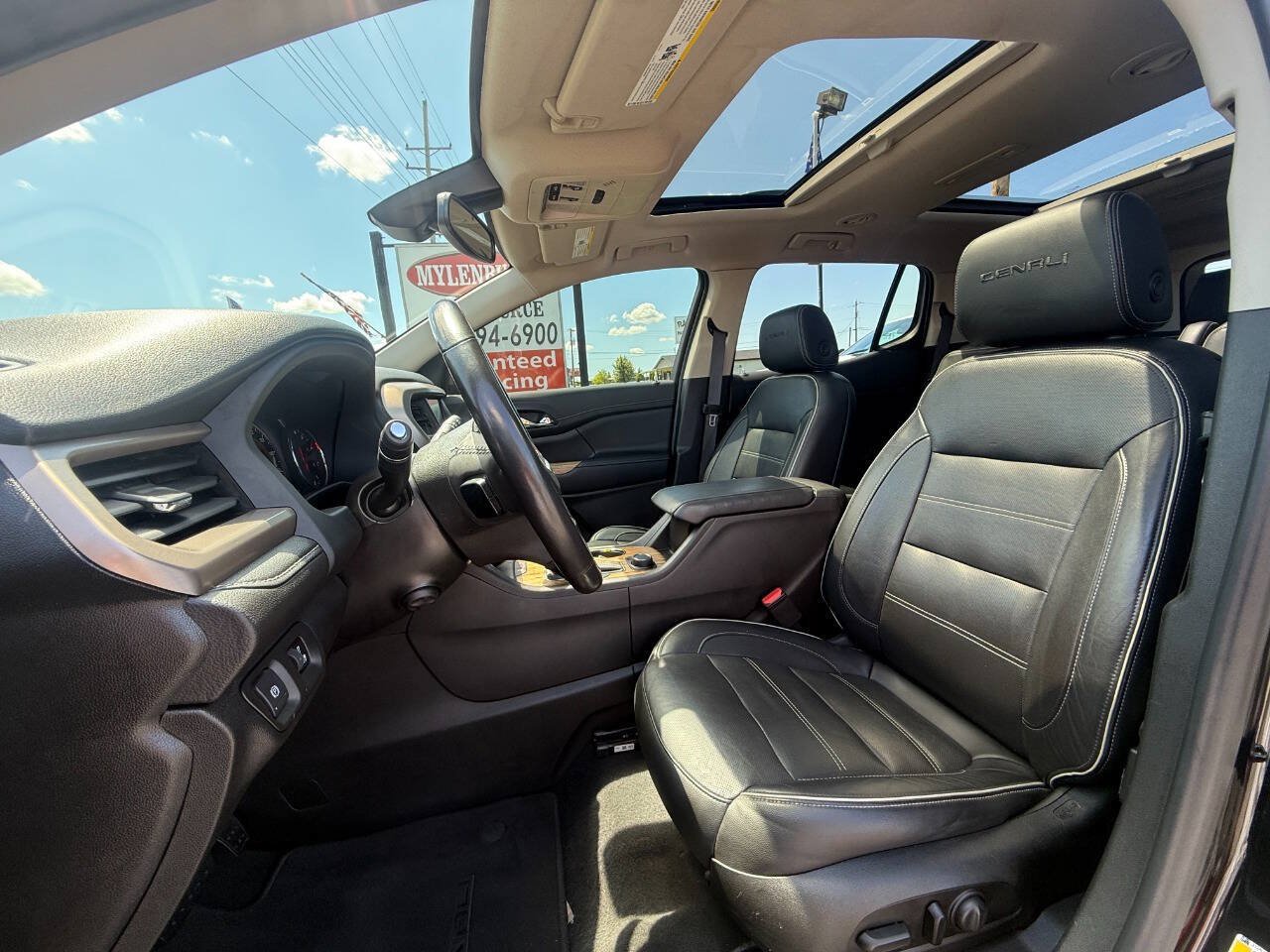 Used 2019 GMC Acadia Denali w/ Technology Package FWD image 7