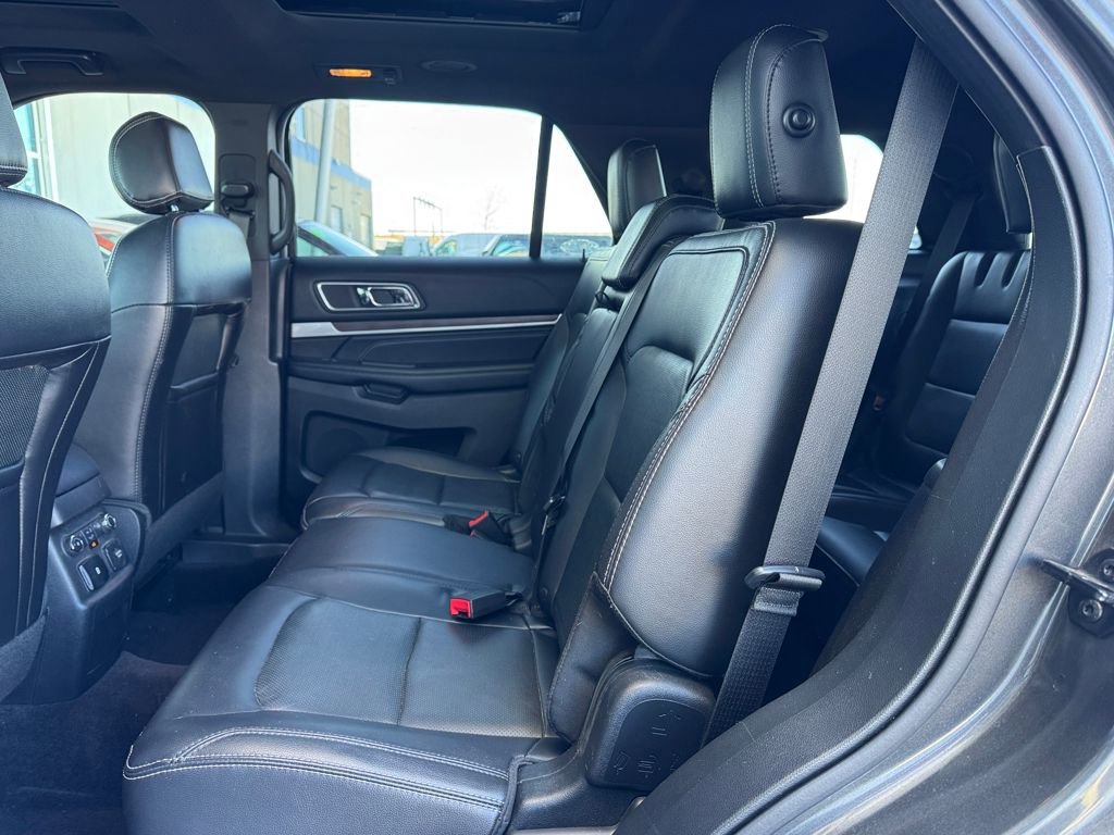Used 2017 Ford Explorer Limited image 26