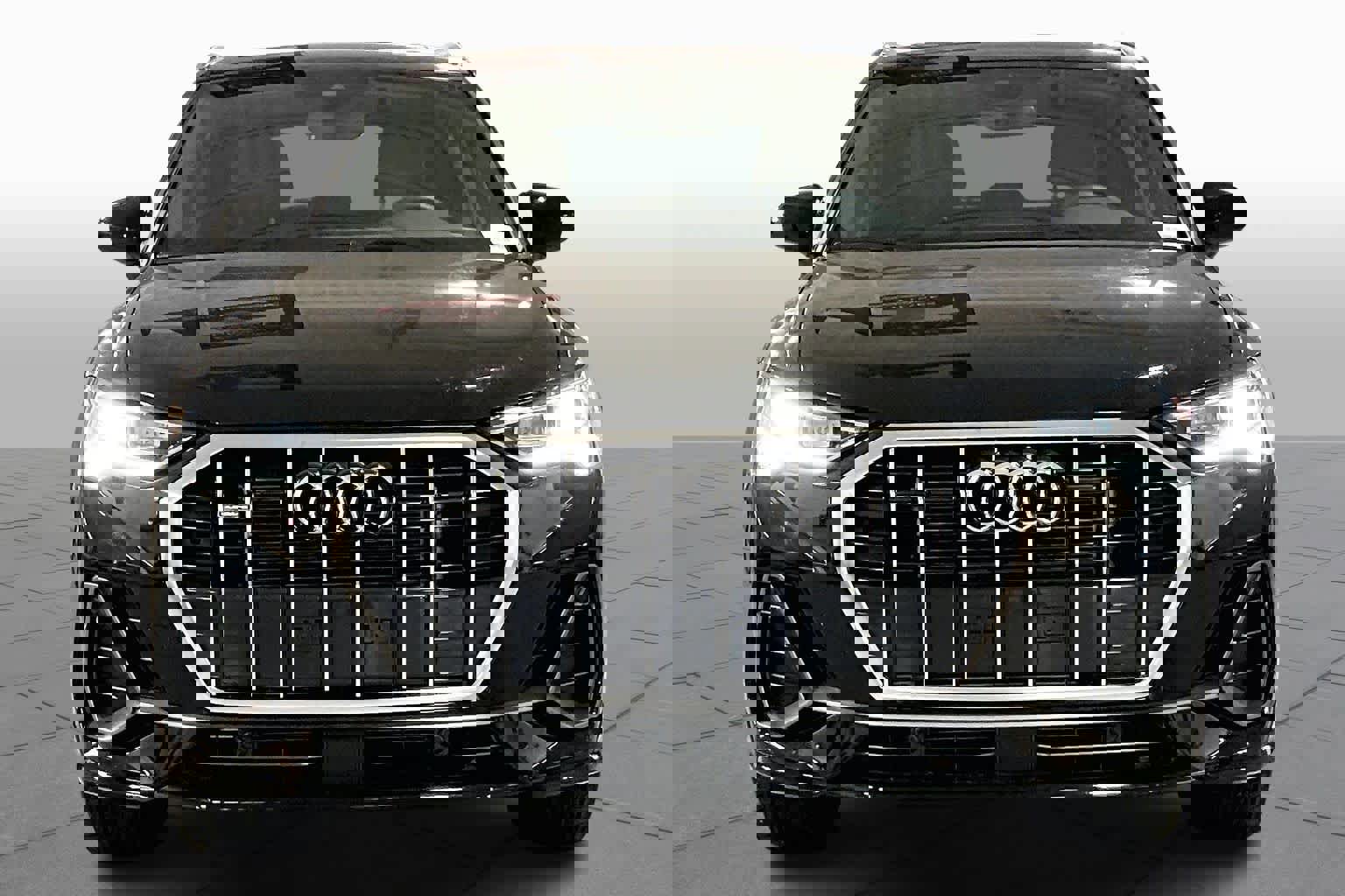 Certified 2025 Audi Q3 2.0T Premium w/ Convenience Package image 4