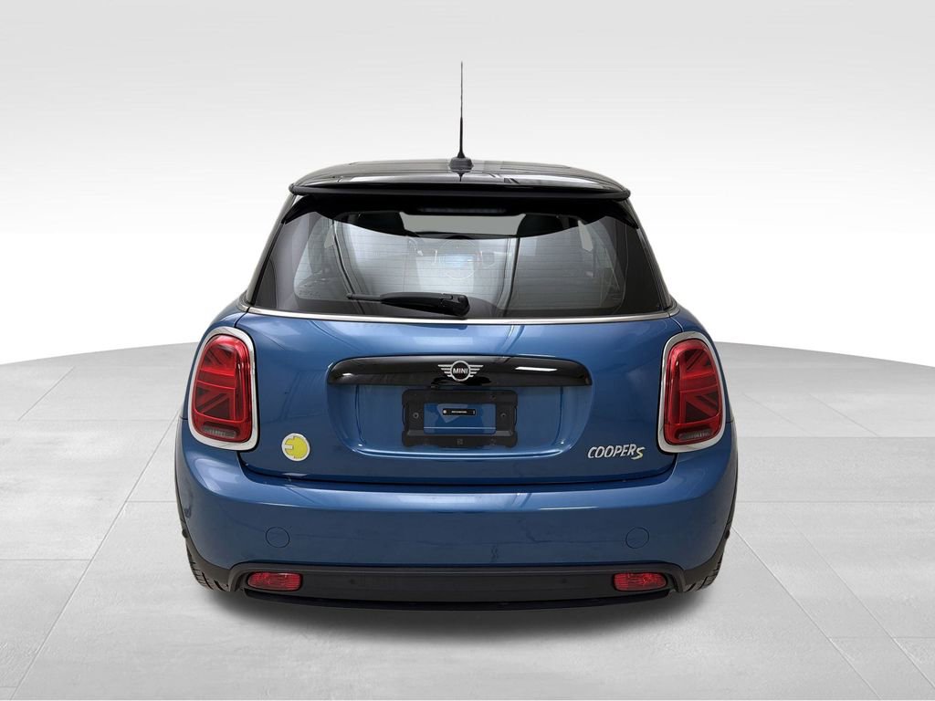 Certified 2024 MINI Cooper SE image 8