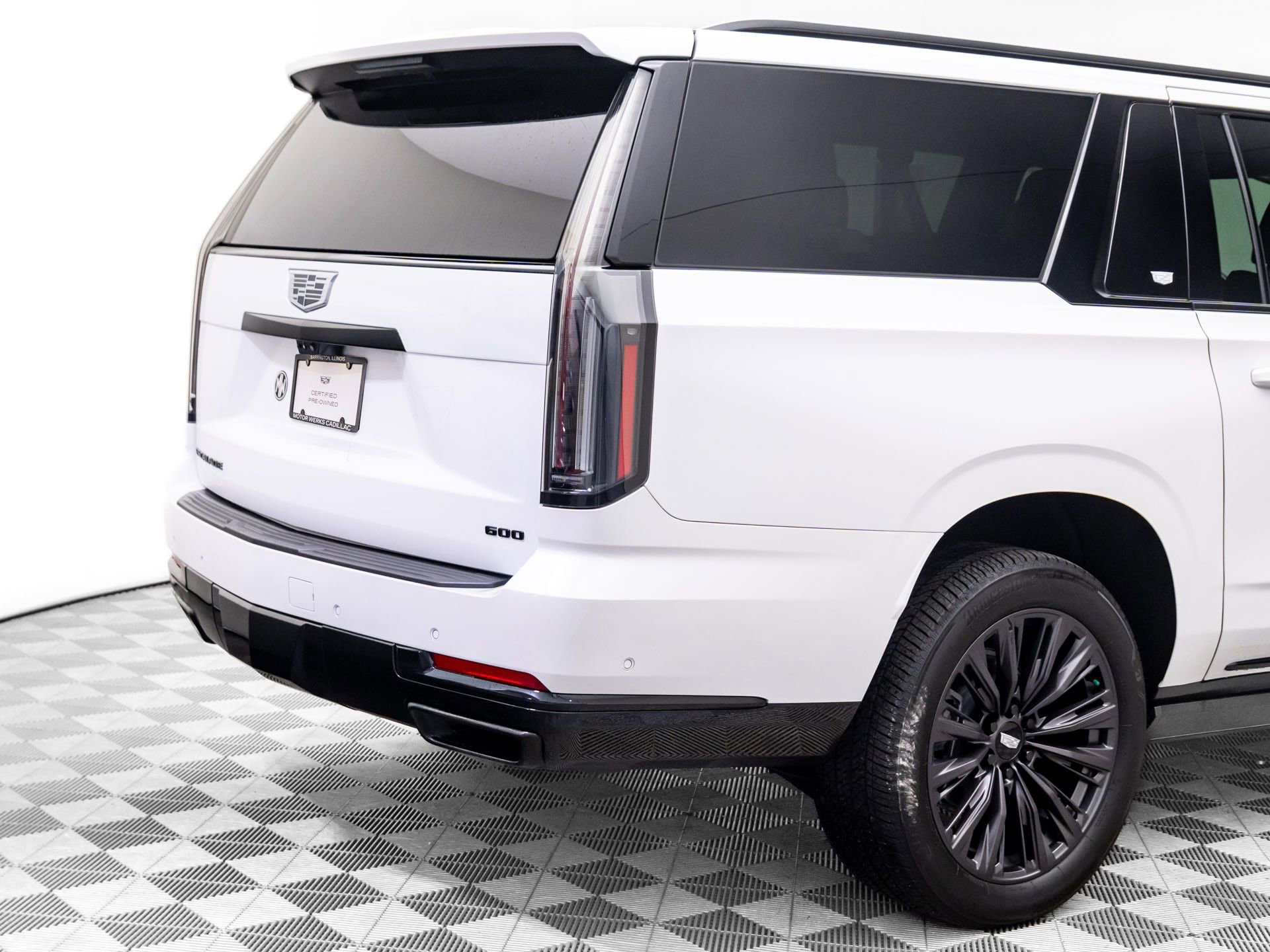 Certified 2025 Cadillac Escalade ESV Sport w/ LPO, ONYX Package image 43