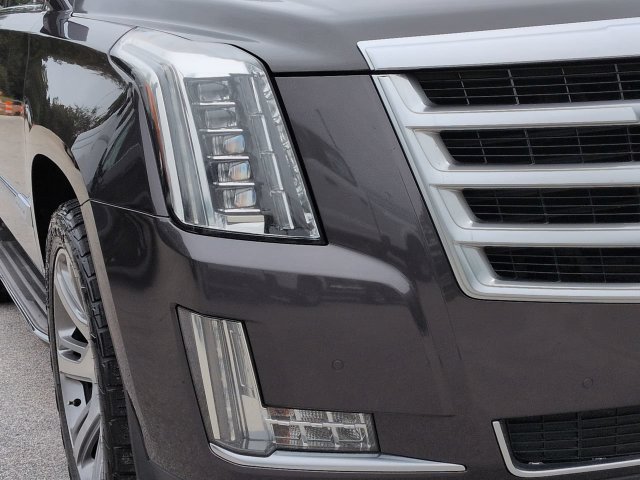 Used 2015 Cadillac Escalade Luxury AWD/4WD image 9