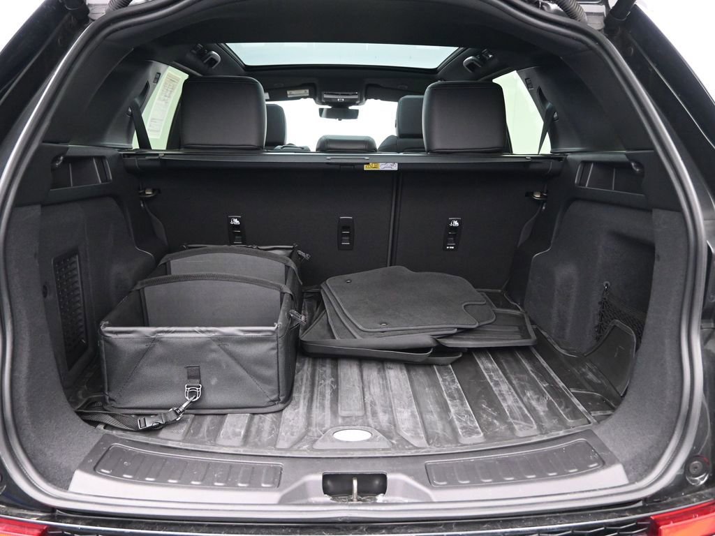 Used 2025 Land Rover Discovery Sport Dynamic SE image 25