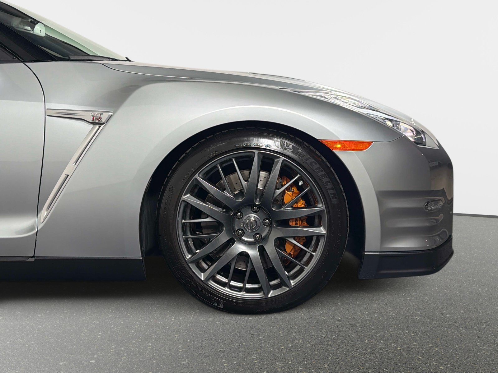 Used 2016 Nissan GT-R Premium AWD/4WD image 21