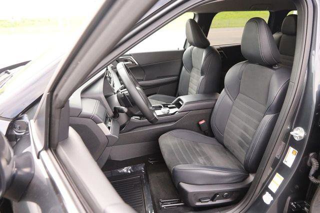 Used 2025 Mitsubishi Outlander SE AWD/4WD image 9