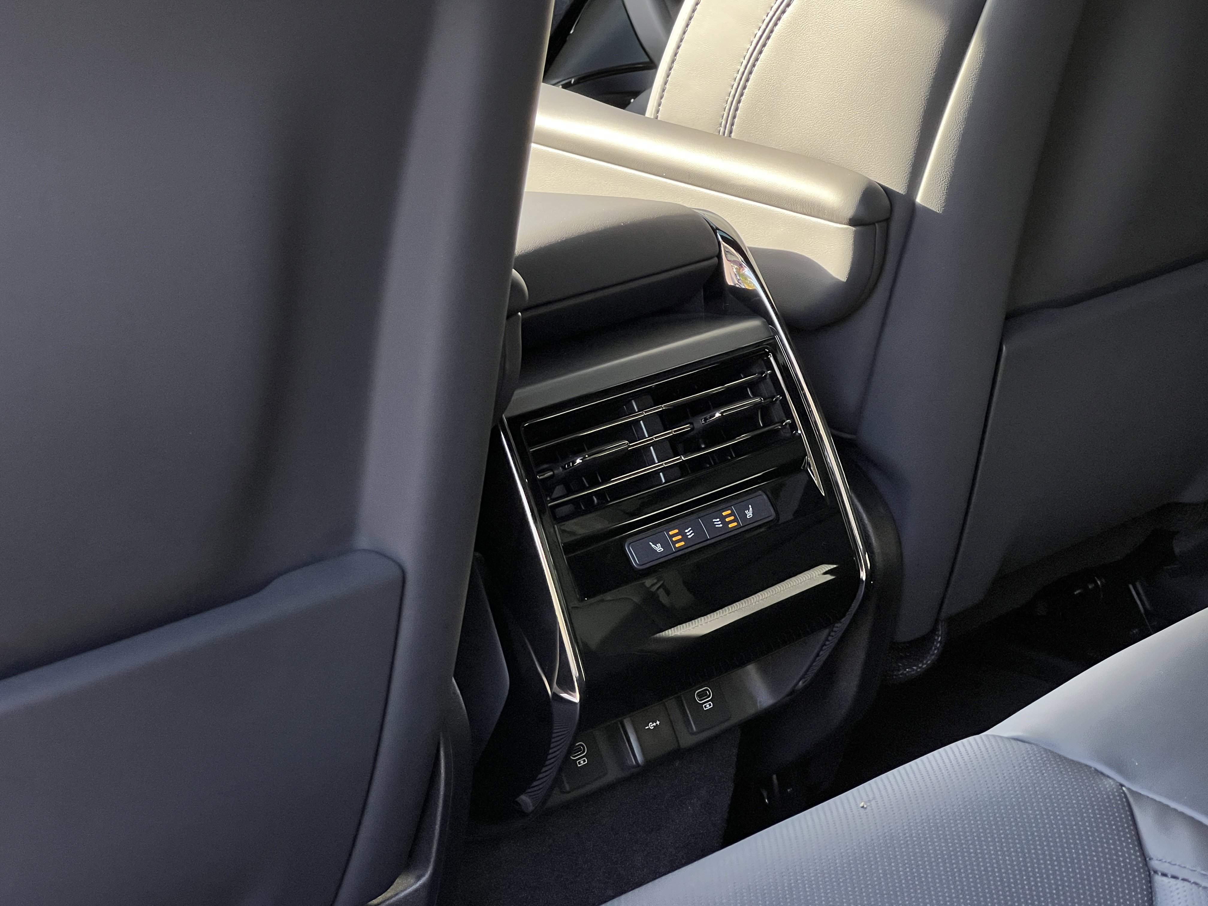 New 2025 Land Rover Range Rover Sport Dynamic SE image 17