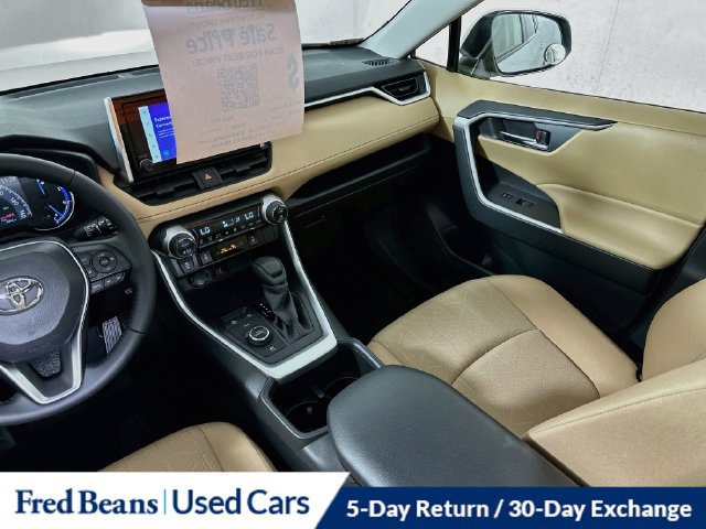 Used 2025 Toyota RAV4 XLE w/ Convenience Package AWD/4WD image 31