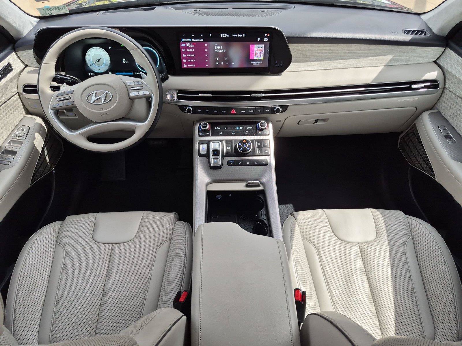 Used 2025 Hyundai Palisade Calligraphy AWD/4WD image 8