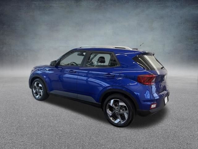 Used 2025 Hyundai Venue SEL image 9