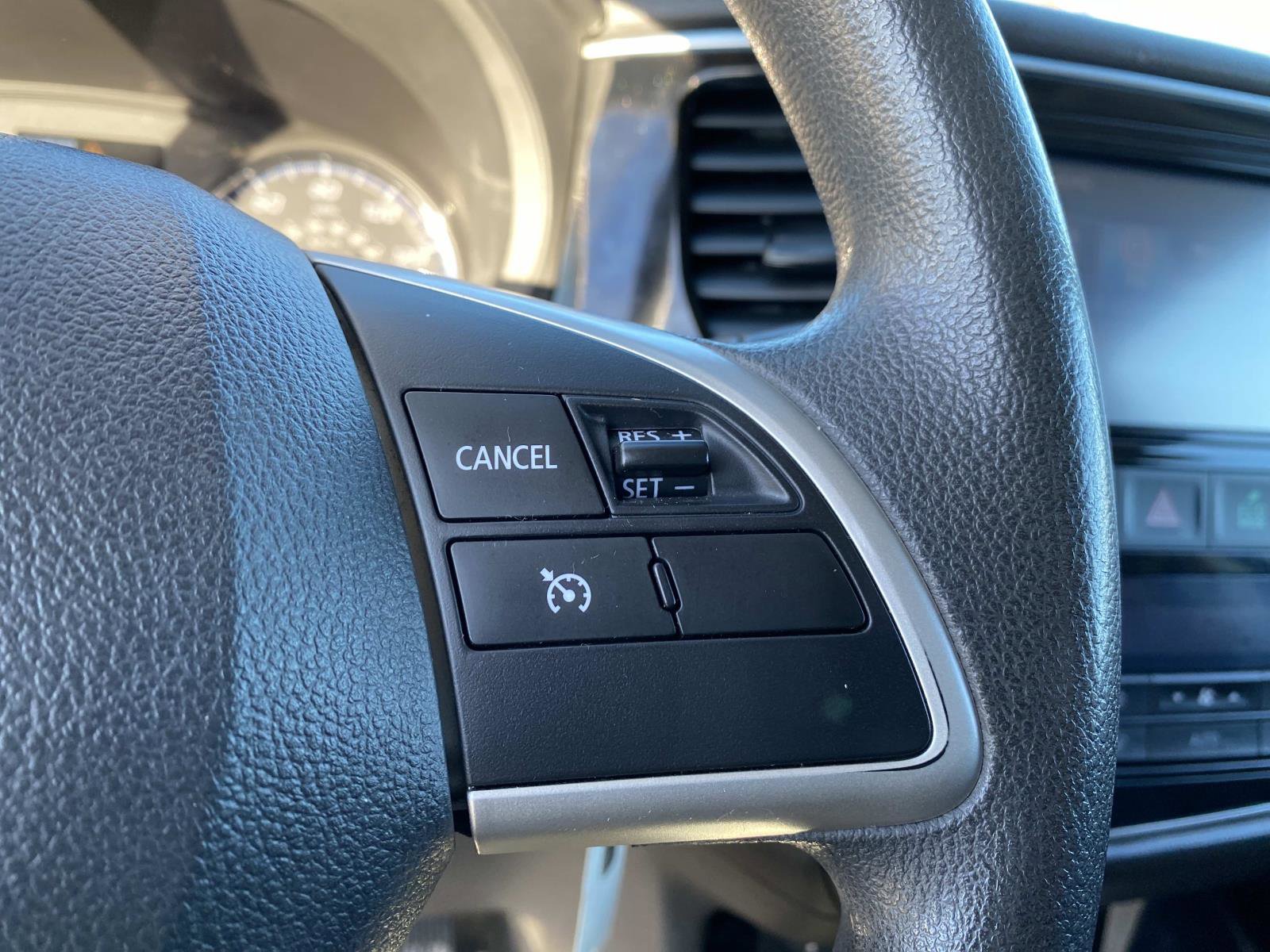 Used 2018 Mitsubishi Outlander ES image 13