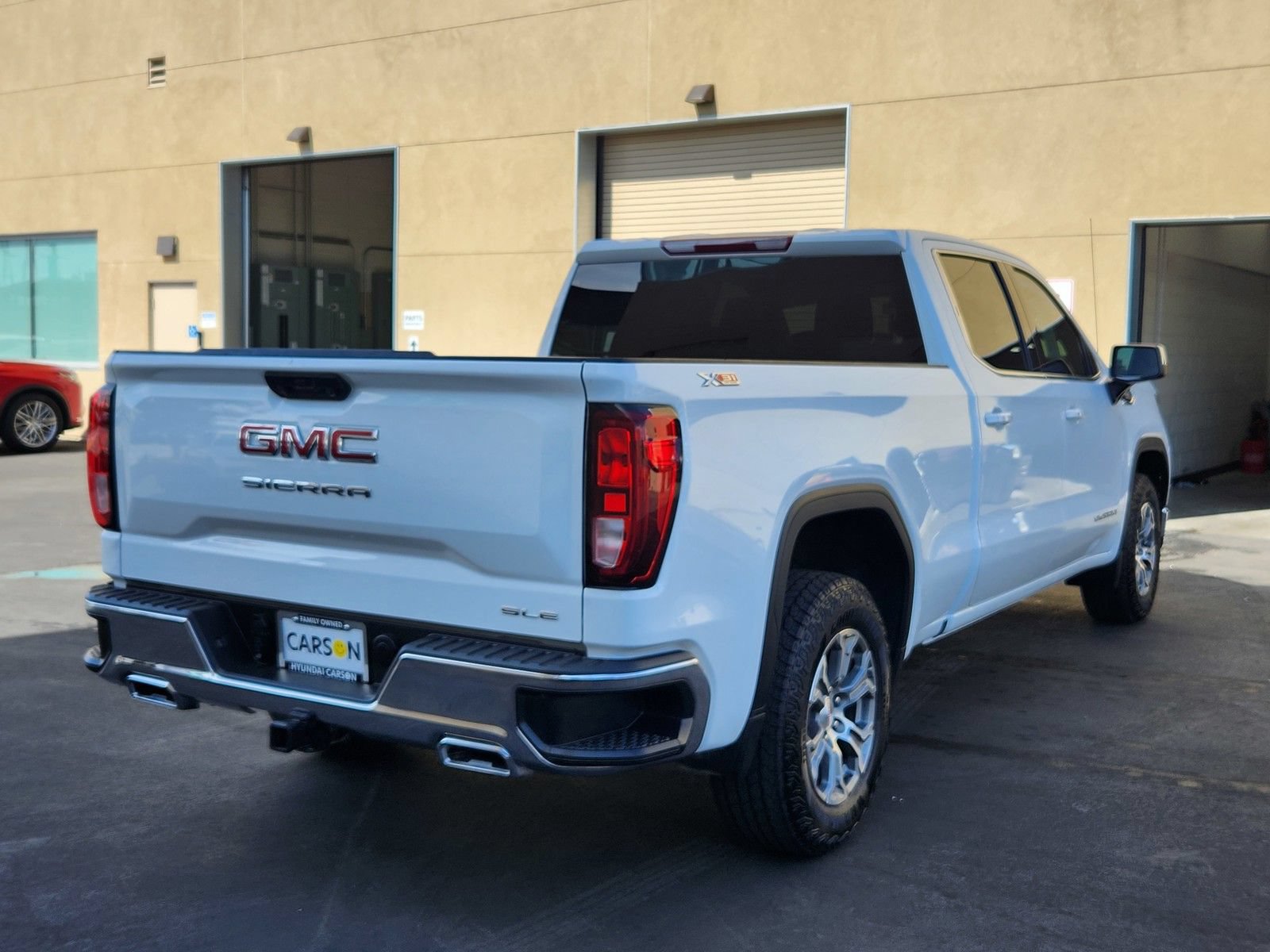 Used 2023 GMC Sierra 1500 SLE w/ X31 Off-Road Package AWD/4WD image 7