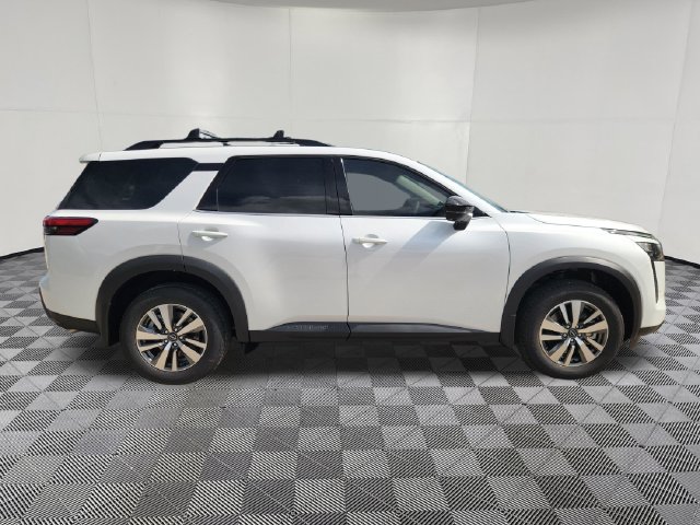 New 2026 Nissan Pathfinder SL FWD image 4
