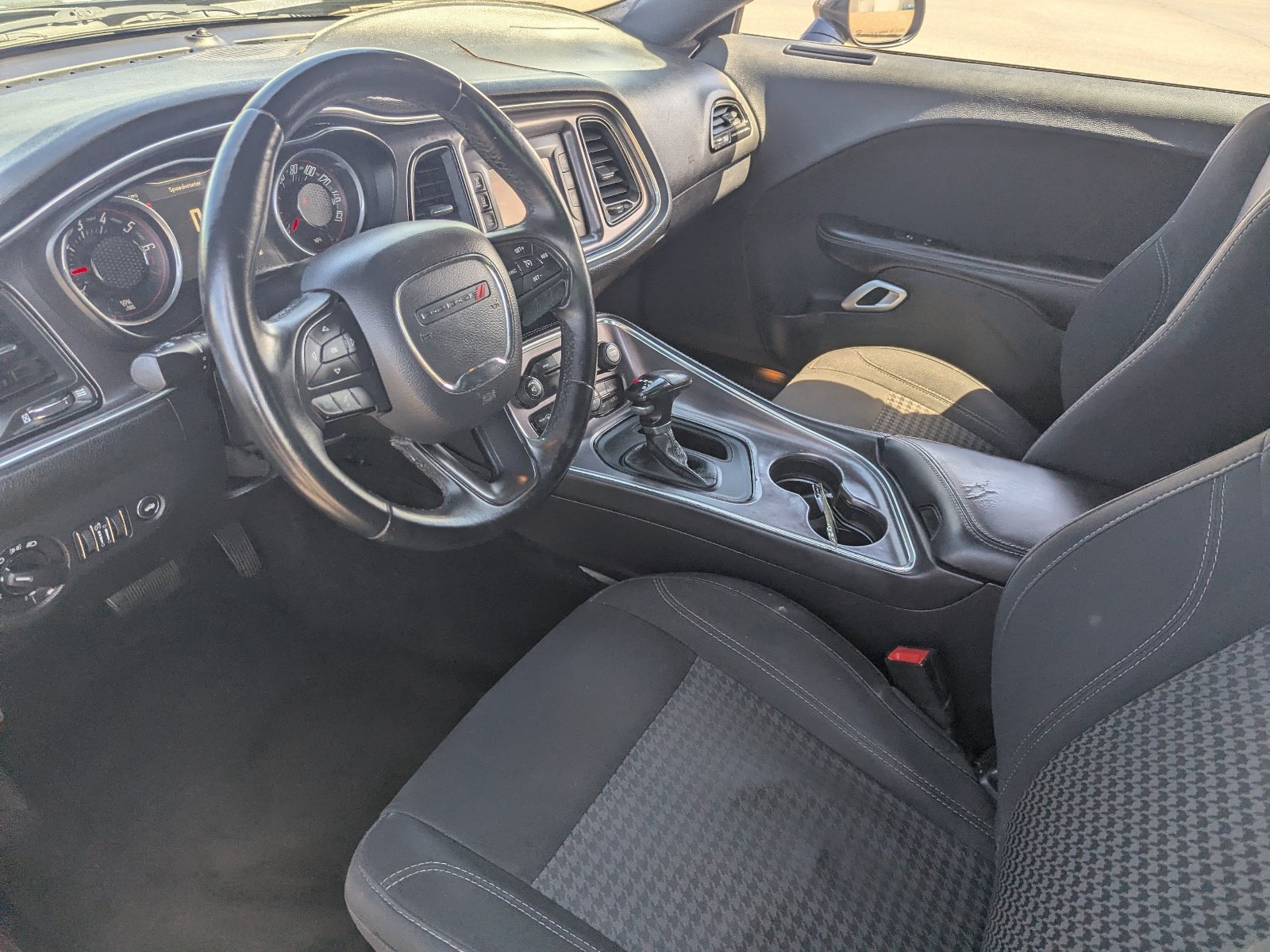 Used 2016 Dodge Challenger SXT RWD image 20