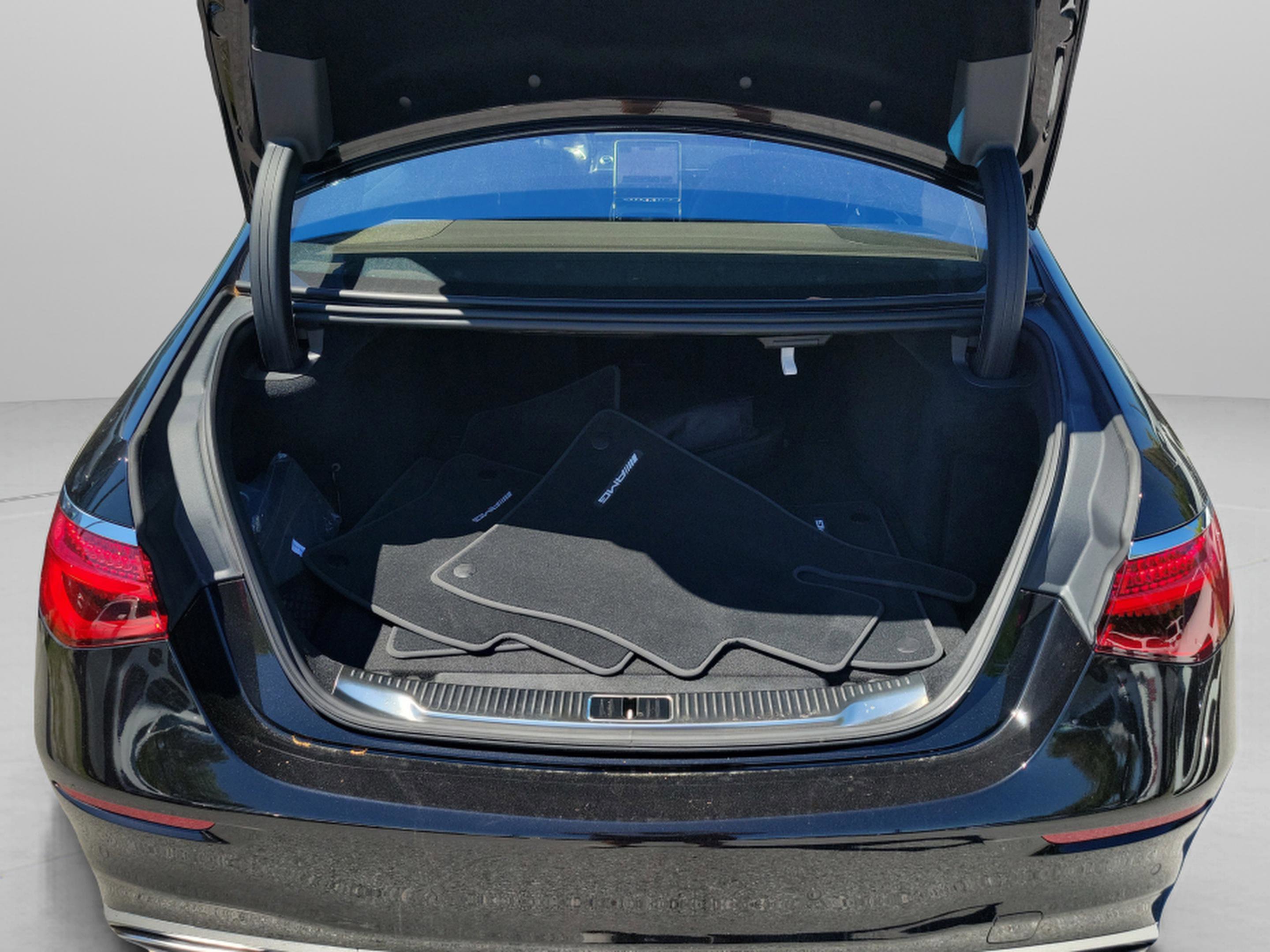 Certified 2026 Mercedes-Benz S 580e 4MATIC Sedan image 9