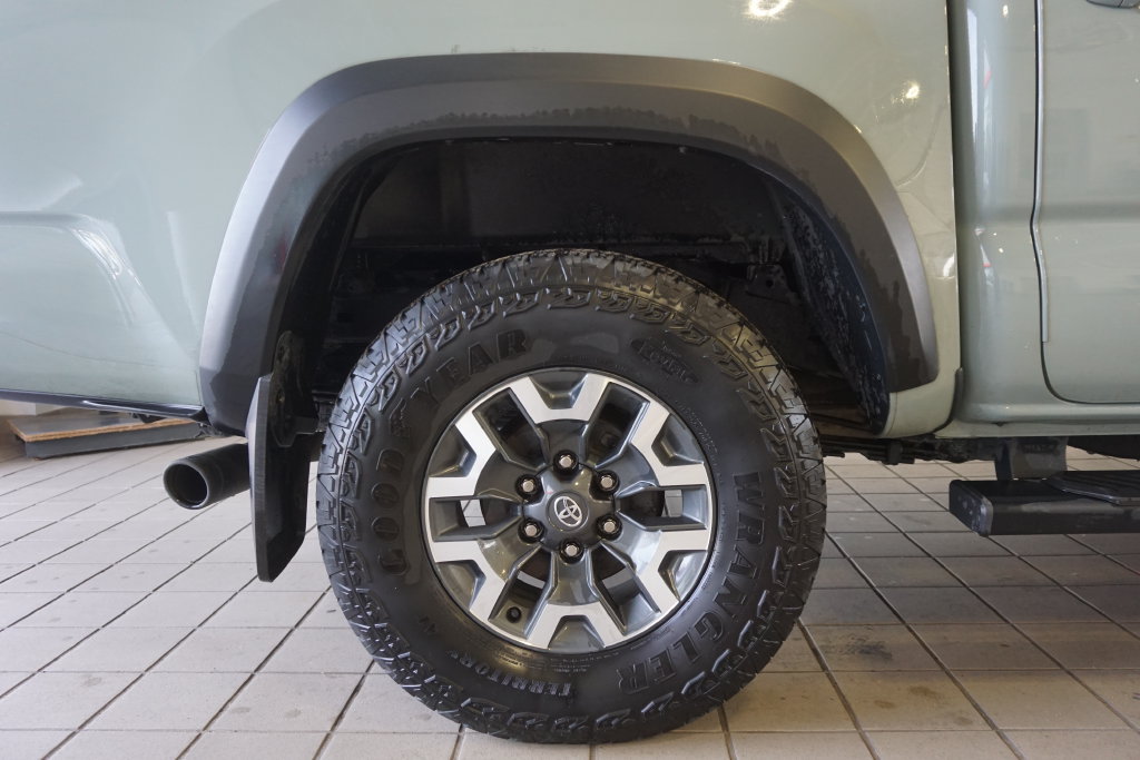 Certified 2023 Toyota Tacoma TRD Off-Road w/ Black Out Package (TMS) AWD/4WD image 27